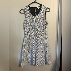Adorable gray and white merona dress. Size XS. Excellent condition.